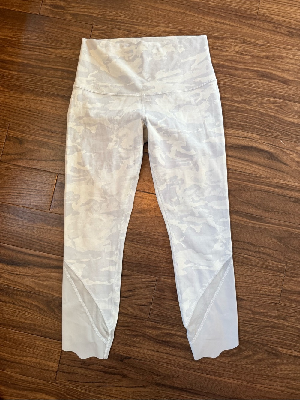 Lululemon Wunder Under High-Rise Crop 23” Scallop Incognito Camo Leggings Size 8 - Picture 3 of 6